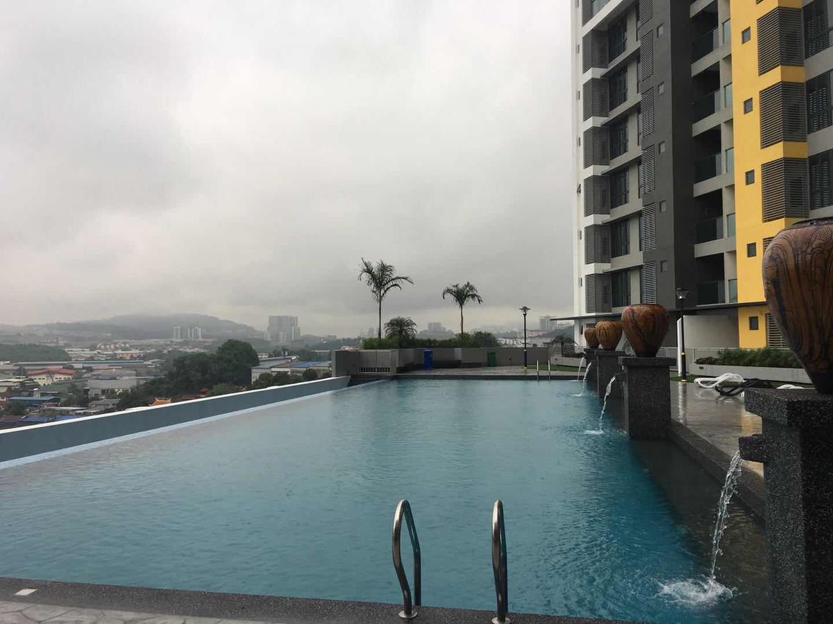 Silk Sky Residence Seri Kembangan Exterior photo
